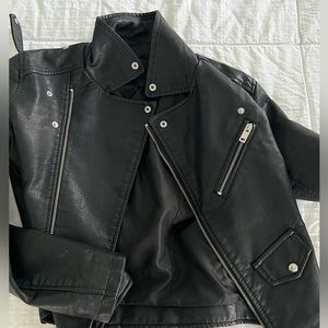 BLACK LEATHER JACKET